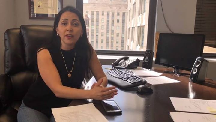 Conviértase en ciudadano de EE. UU., tenga voz, ayude a su familia indocumentada