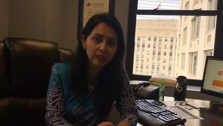 El juez federal emite una decisión sobre el TPS. Nuestra abogada de inmigración explica noticias importantes para personas con TPS