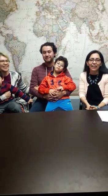 Nuestros clientes no tenían estatus en los EE. UU. durante más de 10 años, pero ACABAN DE OBTENER SUS TARJETAS DE RESIDENCIA FRENTE A UN JUEZ DE INMIGRACION